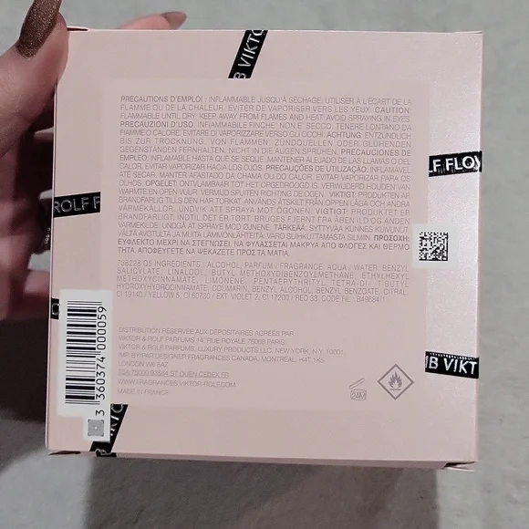 Viktor & Rolf Flowerbomb - Picture 3 of 5